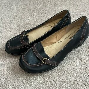 “Softspots- Leather Loafers with wedge size 7”